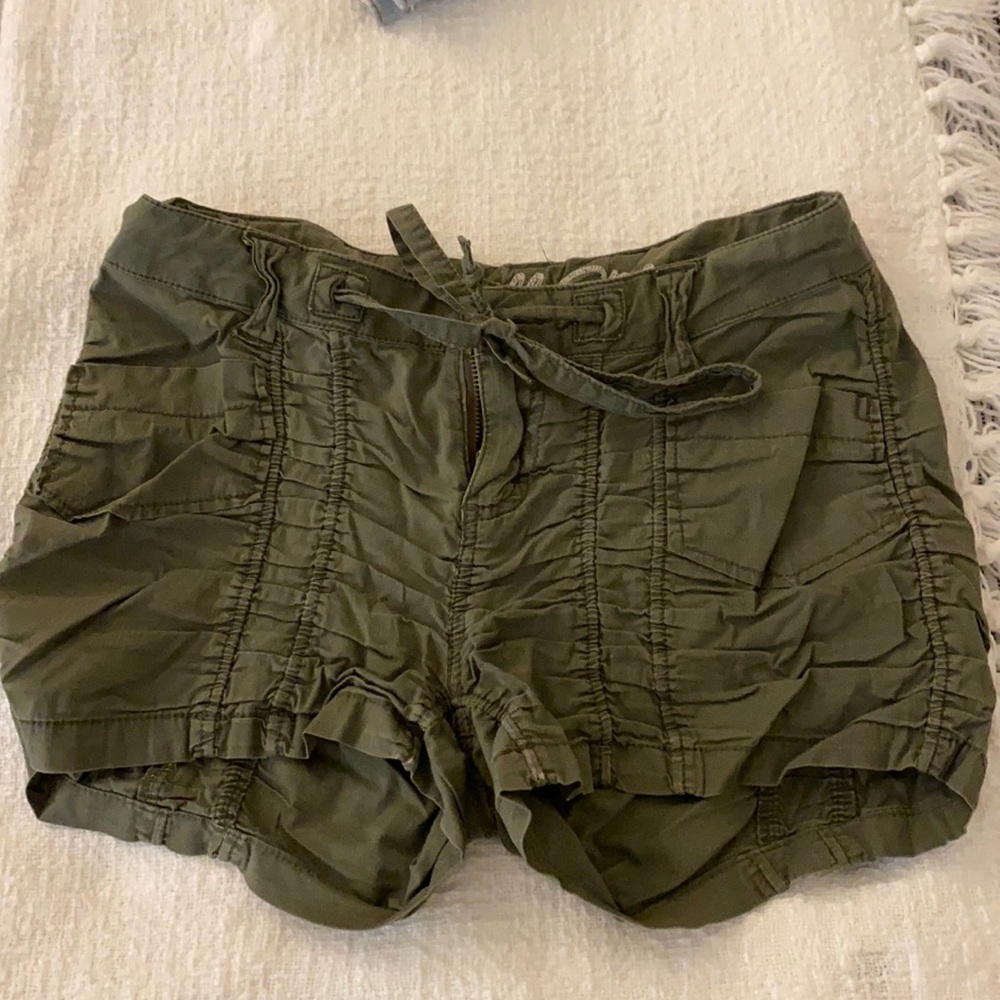 Vanilla Star Ruffled Green Shorts